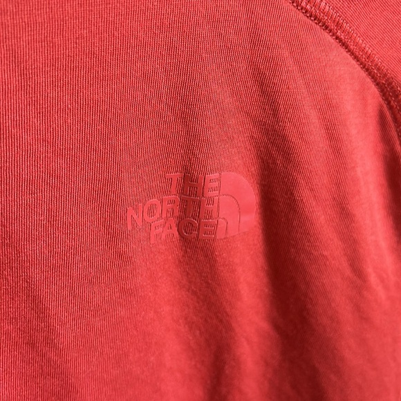 Men’s The North Face quarter zip. - Picture 3 of 10
